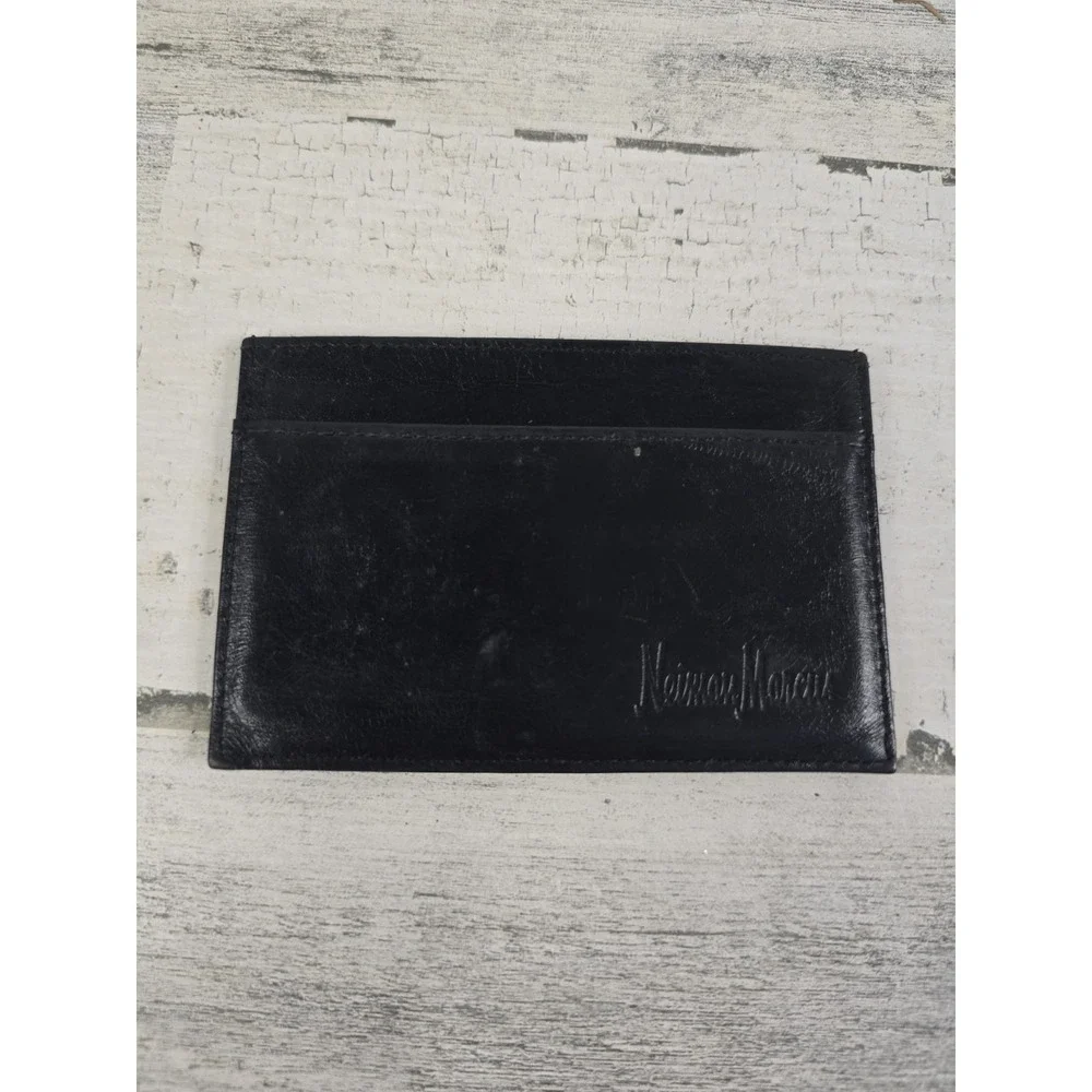 Neiman Marcus Mens Black Leather Slim‎ Card Holder Minimalist Wallet Logo